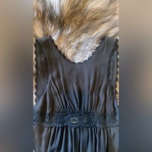 New never worn Stone Cold Fox little black dress size 2 fits like a 4-6